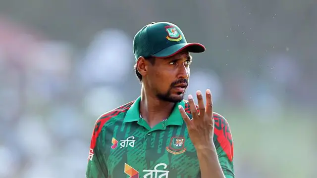 बांग्लादेश के क्रिकेटर मुस्ताफिजुर रहमान 