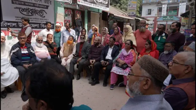 প্রতীক বরাদ্দের পর নিজ নিজ প্রার্থীর পক্ষে প্রচারণা শুরু করেছেন নেতাকর্মীরা