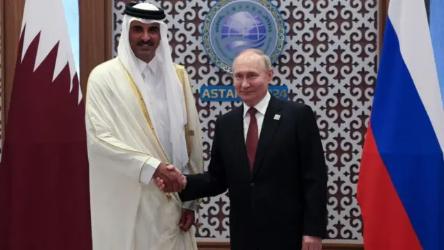 Vilaadmiir Puutiinii fi Emiir Sheek Taamiim bin Haamaad al-Taanii -Kaataar, yaalii biyyoota miseensa Dhaabbata Walta'iinsa Shangaa'i kan Astaanaa, Kaazaakistaan irratti