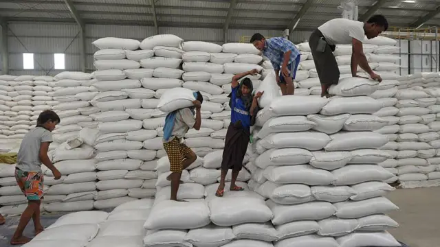 ဆန်စျေးတက်နေမှုအပေါ် အဓိက မေးခွန်းထုတ်ခံရ