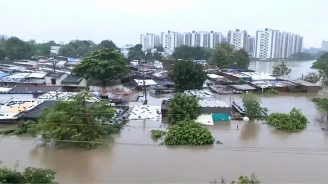 વડોદરામાં પૂરનાં દૃશ્યો