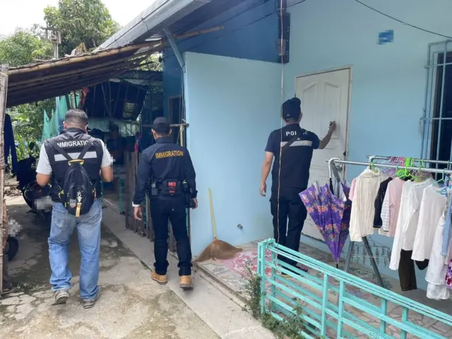 တန်းလျားတွေအထိ ဝင်ရောက်ဖမ်းဆီးနေတဲ့ ထိုင်းတာဝန်ရှိသူတွေ