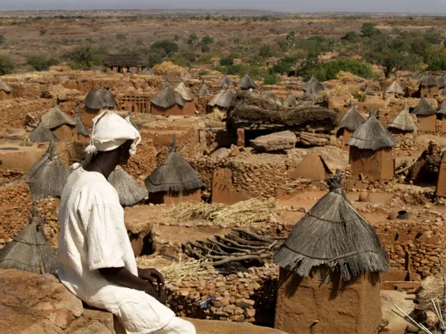Les représentants des tribus de l'empire du Mandé étaient convoqués à la réunion de Kurukanfuga. 