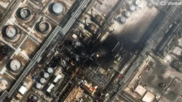 Bazar ertəsi günü çəkilmiş peyk görüntüsü göstərir ki, Səudiyyə Ərəbistanının neft emalı zavodu bundan əvvəl də İran hücumuna məruz qalıb.