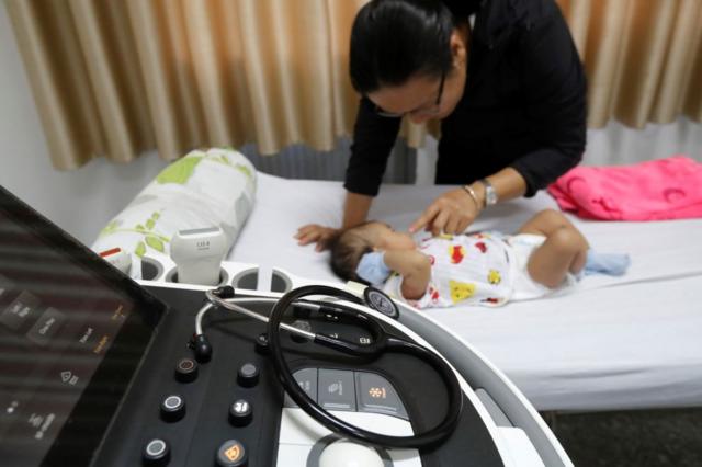 Một me bé được siêu âm tại bệnh viên Tâm Đức (ảnh minh họa)