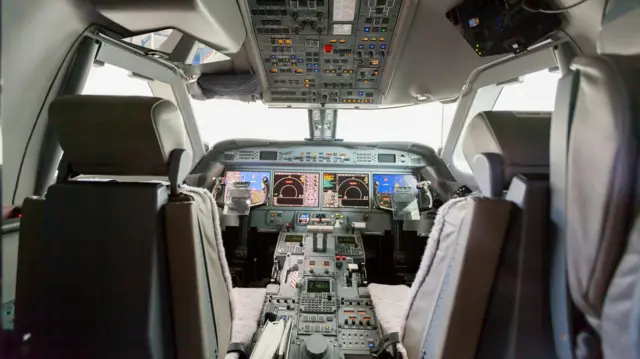 جہاز کا کاک پٹ