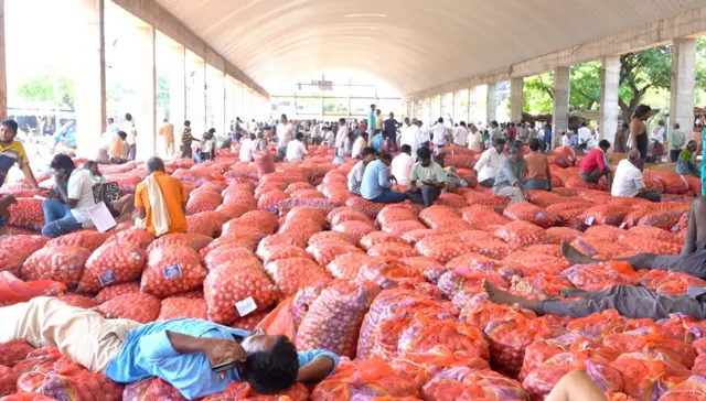 ఉల్లి పాయలు, రైతులు, కర్నూల్ వ్యవసాయ మార్కెట్, ఉల్లి ధరలు