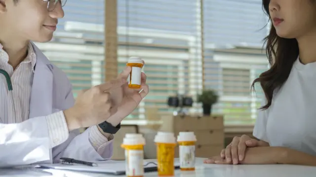 Ilustrasi pengobatan gangguan jiwa