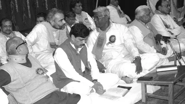 બીબીસી ગુજરાતી, ગુજરાત, 1995ની ગુજરાત વિધાનસભાની ચૂંટણી, ગુજરાત વિધાનસભાની ચૂંટણી, નરેન્દ્ર મોદી, કેશુભાઈ પટેલ, કૉંગ્રેસ, હિંદુત્વનો એજન્ડા