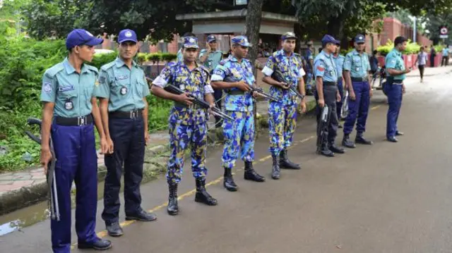 কূটনীতিকের নিরাপত্তায় দেশে বিদেশে কোন ধরণের নিয়ম প্রচলিত আছে? - BBC News  বাংলা
