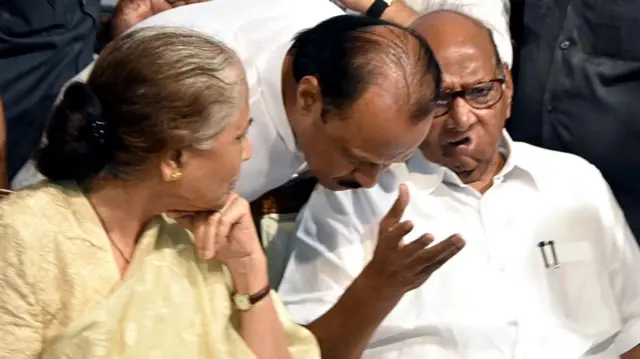 शरद पवार आणि अजित पवार