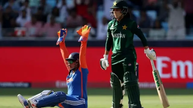 પાકિસ્તાની ટીમના કૅપ્ટન ફાતિમા સનાની તસવીર 