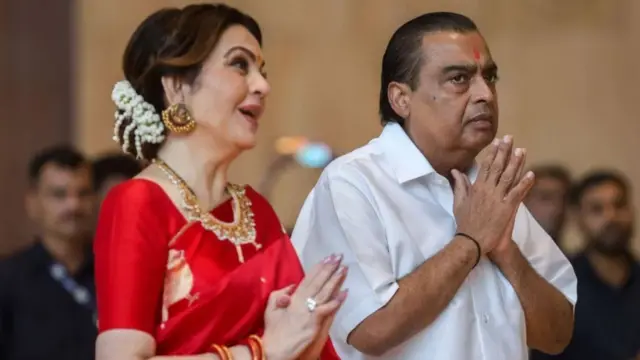 Haadhaafi abbaa misirrichaa Niitaafi Mukeesh Ambaanii