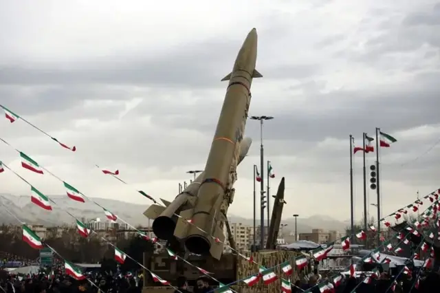 Hubka ay Iran haysato wuxuu duqeyn karaa maraakiibta Mareykanka