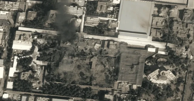 kompleks kediaman Pemimpin Tertinggi Iran, Ayatollah Ali Khamenei, di Teheran, pada Sabtu (28/02).