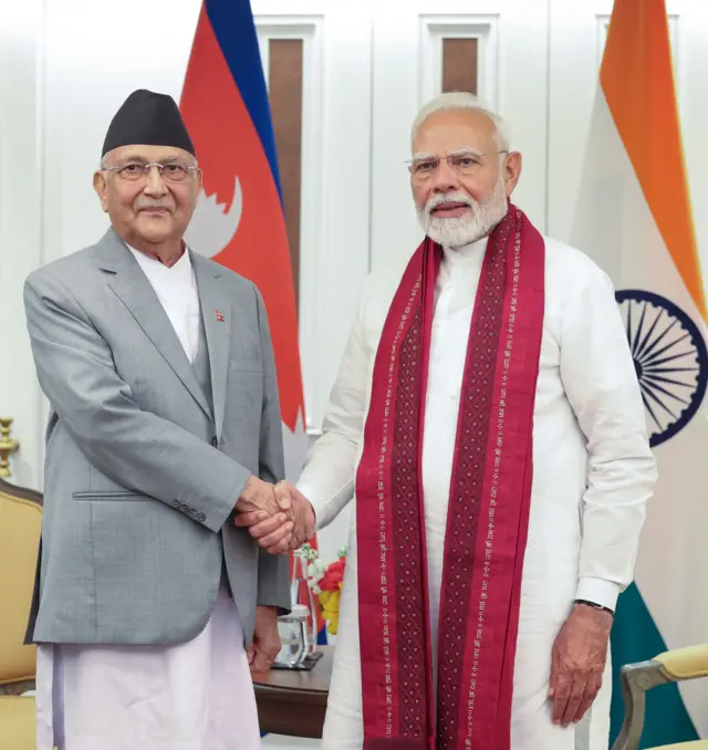 भारतीय प्रधानमन्त्री नरेन्द्र मोदी र प्रधानमन्त्री ओलीबीच यसै वर्षको एप्रिलमा ब्याङ्ककमा कुराकानी भएको थियो