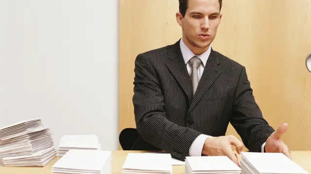 काही लोकांना तेच तेच विचार डोक्यात येऊन त्यांचं वागणं एका विशिष्ट प्रकारचं बनतं 