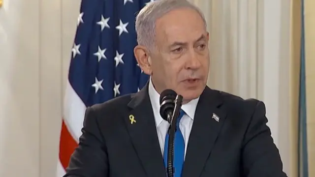 সংবাদ সম্মেলনে কথা বলছেন ইসরায়েলের প্রধানমন্ত্রী 