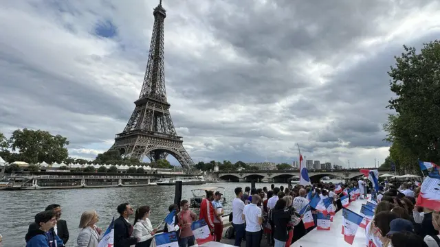 شنا در روخانه سن