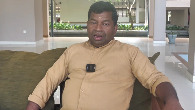 இலங்கை, விடுதலைப் புலிகள், தமிழீழ விடுதலைப் புலிகள் , பிள்ளையான், சிவநேசத்துரை சந்திரகாந்தன், தமிழ் மக்கள் விடுதலைப் புலிகள் கட்சி