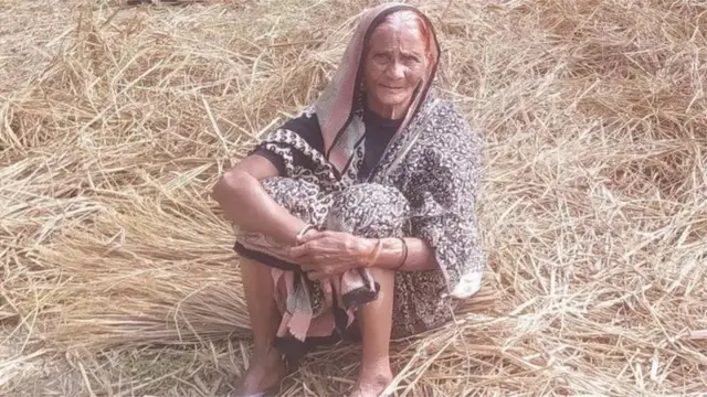 পেনশন তহবিলে সরকার কি পরিমাণ টাকা দেবে, তা আইনে পরিষ্কার নয় বলে আপত্তি তুলেছেন বিরোধীরা