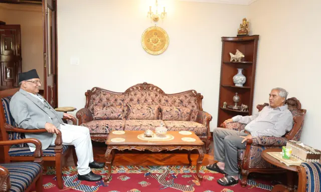 प्रचण्ड र देउवा 