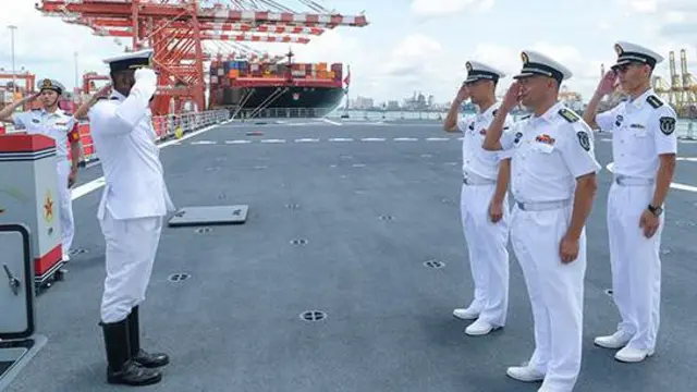 பயிற்சியில் ஈடுபட்ட சீன கடற்படை அதிகாரிகள்