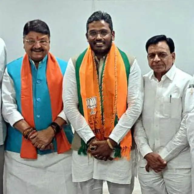 अक्षय बम और कैलाश विजयवर्गीय