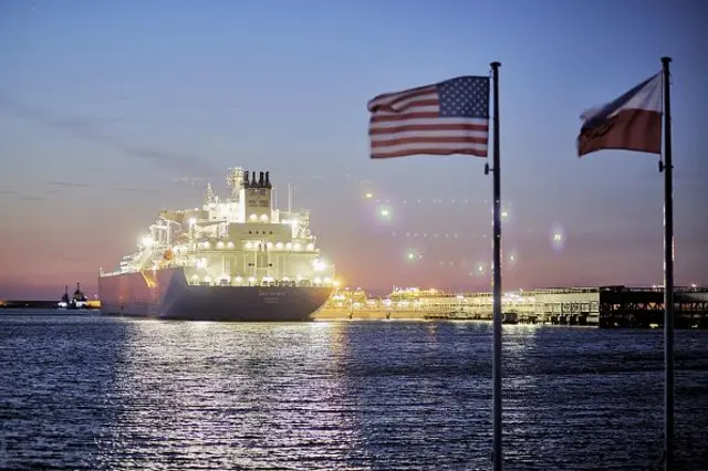 Танкер з LNG заходить у польський порт Свіноуйсьце, липень 2019 року