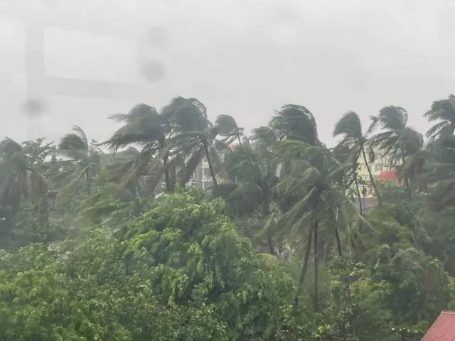 ချင်းနဲ့မကွေးမှာ လေပြင်းပိုတိုက်လာ ၊ မုန်တိုင်းကြိုတင်ပြင်ဆင်မှုလုံလုံလောက်လောက်မရှိဘူးလို့ ဒေသခံတွေပြော 