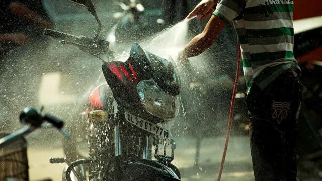 శుభ్రంగా వాహనం