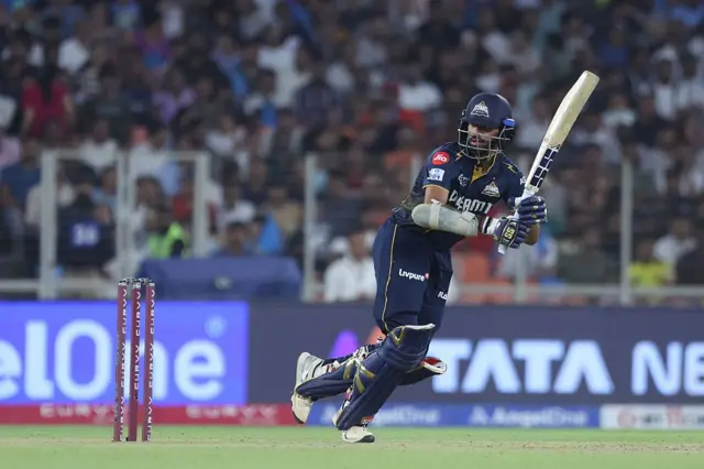 ஐ.பி.எல், டெல்லி, குஜராத்