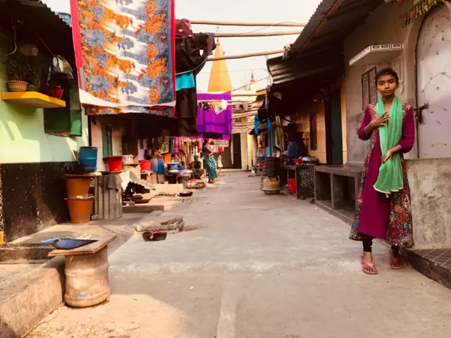 ঢাকার ধলপুরের তেলুগু সুইপার কলোনিতে ১২০০র বেশি মানুষ বাস করছে