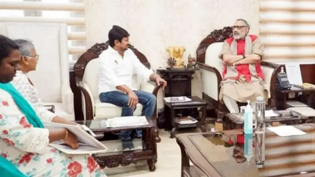 அமைச்சர்