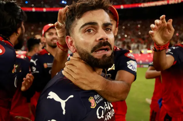 வெற்றியடைந்ததும் கண்ணீர் விட்ட விராட் கோலி