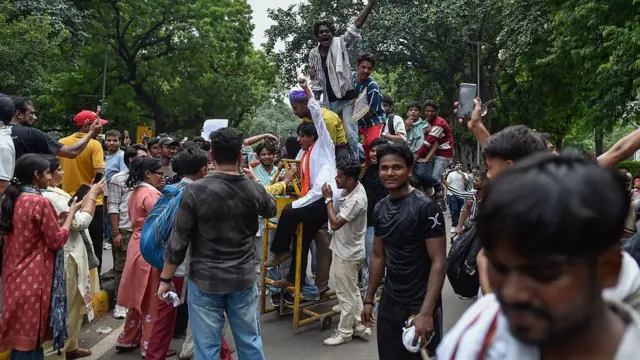 'জেন-জি'-র জয় হিসাবেই দেখছে বিভিন্ন রাজনৈতিক দলগুলিও