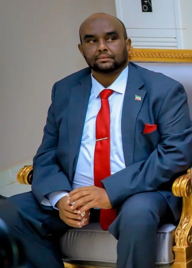 Dhakhtar Buuxane wuu ku cusub yahay siyaasadda