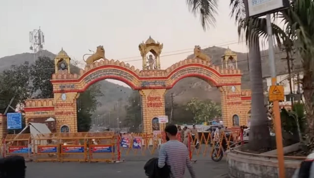 નાગા સાધૂ, રવેડી એટલે શું, ભવનાથના મેળાની શરૂઆત કોણે અને ક્યારે કરાવી, જૂનાગઢ, ગિરનાર પરિક્રમ્મા, જૂના અખાડા, દશનામી, અગ્નિ, રાવટીઓ, બીબીસી ગુજરાતી, બીબીસી ન્યૂઝ ગુજરાતી 