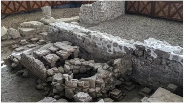 Les ruines d'un ancien château romain 