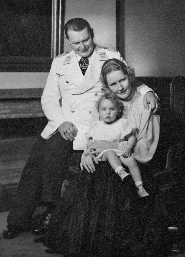 गोरिंगची पत्नी, एम्मी आणि त्याची मुलगी एड्डा 