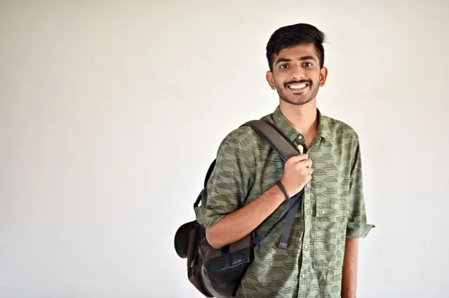 12-ஆம் வகுப்பு முடிவுகள்: மாணவர்களுக்கு அவசியம் தேவையான சான்றிதழ்கள், கல்லூரி பற்றி அறியவேண்டிய தகவல்கள்