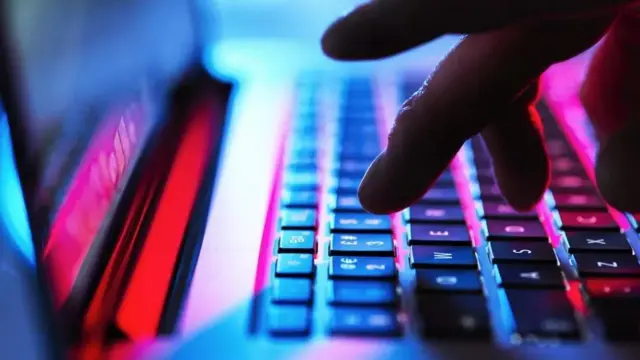 درخواست انٹر نیٹ پر دی گئی تھی