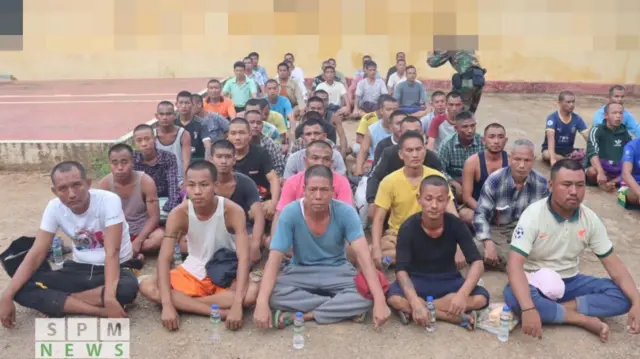 သီပေါထောင်ထဲက နိုင်ငံရေးအကျဉ်းသားတွေ