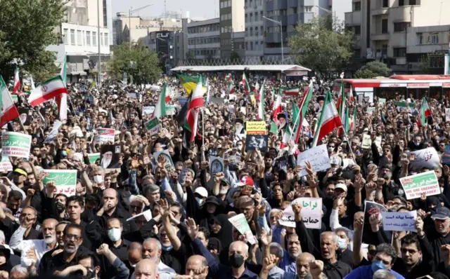 Biểu tình ủng hộ chính phủ Iran tại Tehran ngày 23/9