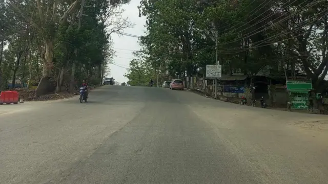 လူအသွားလာနည်းနေတဲ့ နယ်စပ်မြဝတီမြို