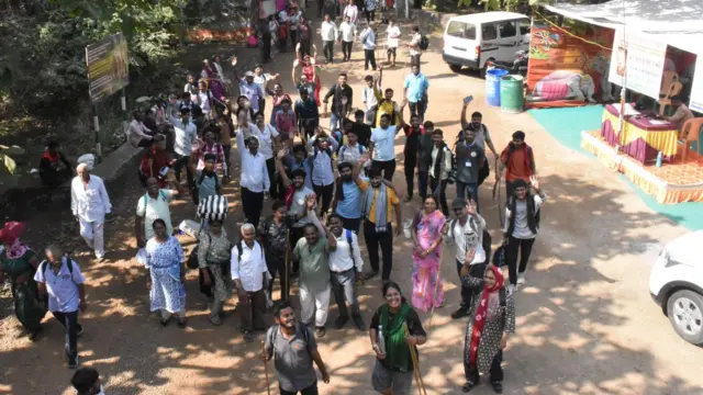 ગિરનારની લીલી પરિક્રમાના માર્ગ પર લોકો પ્લાસ્ટિક ન લઈ જાય તે માટે કડક નજર રાખવામાં આવી હતી