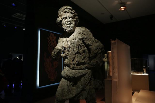 Estátua encontrada nos destroços do navio romano Antikytherabetano apostas esportivas baixarexibiçãobetano apostas esportivas baixarmuseu