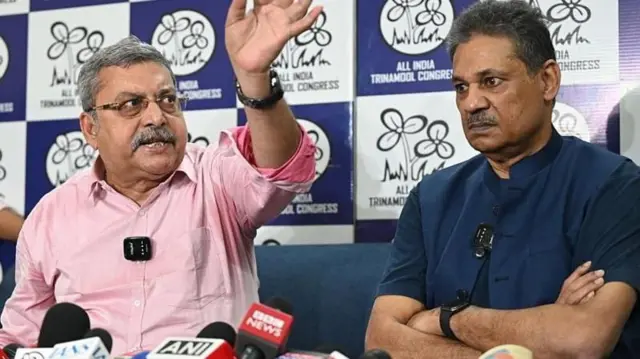 கல்யாண் பானர்ஜி (இடது) மற்றும் கீர்த்தி ஆசாத் (வலது)