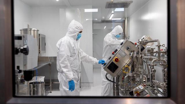 Pesquisador em laboratorio