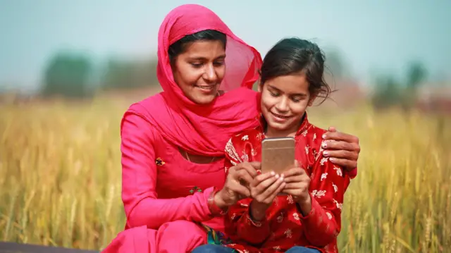 mobile mother daughter